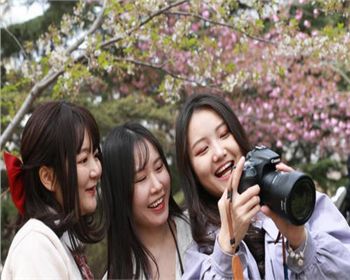 美顏相機這么強大究竟是怎么樣讓人像變美呢